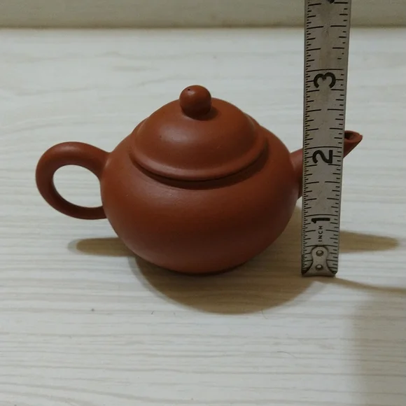 Vintage RARE Chinese Red Clay Mini Teapot / Handmade Yixing Zisha - Picture 5 of 5